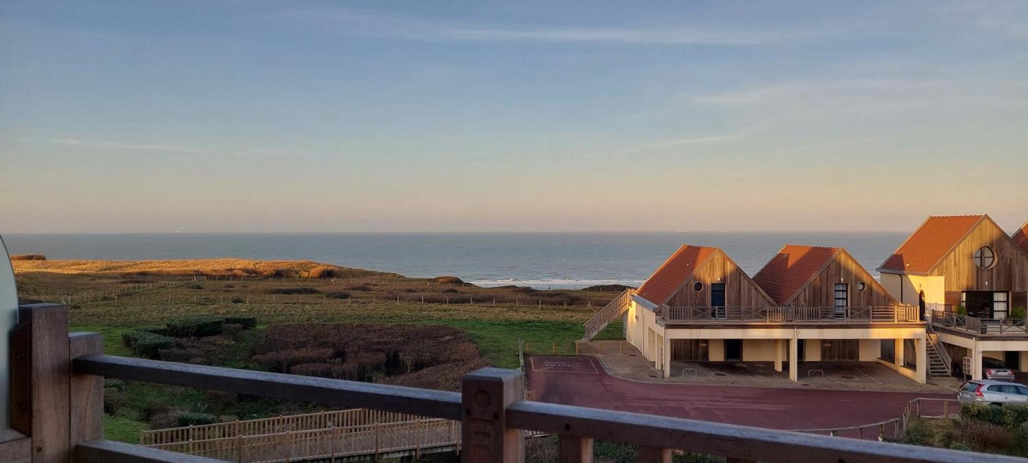 Le 246 - Duplex Face A La Mer Pour 4 Personnes, Wifi, Tv Full Sat, Parking Wimereux Exterior foto